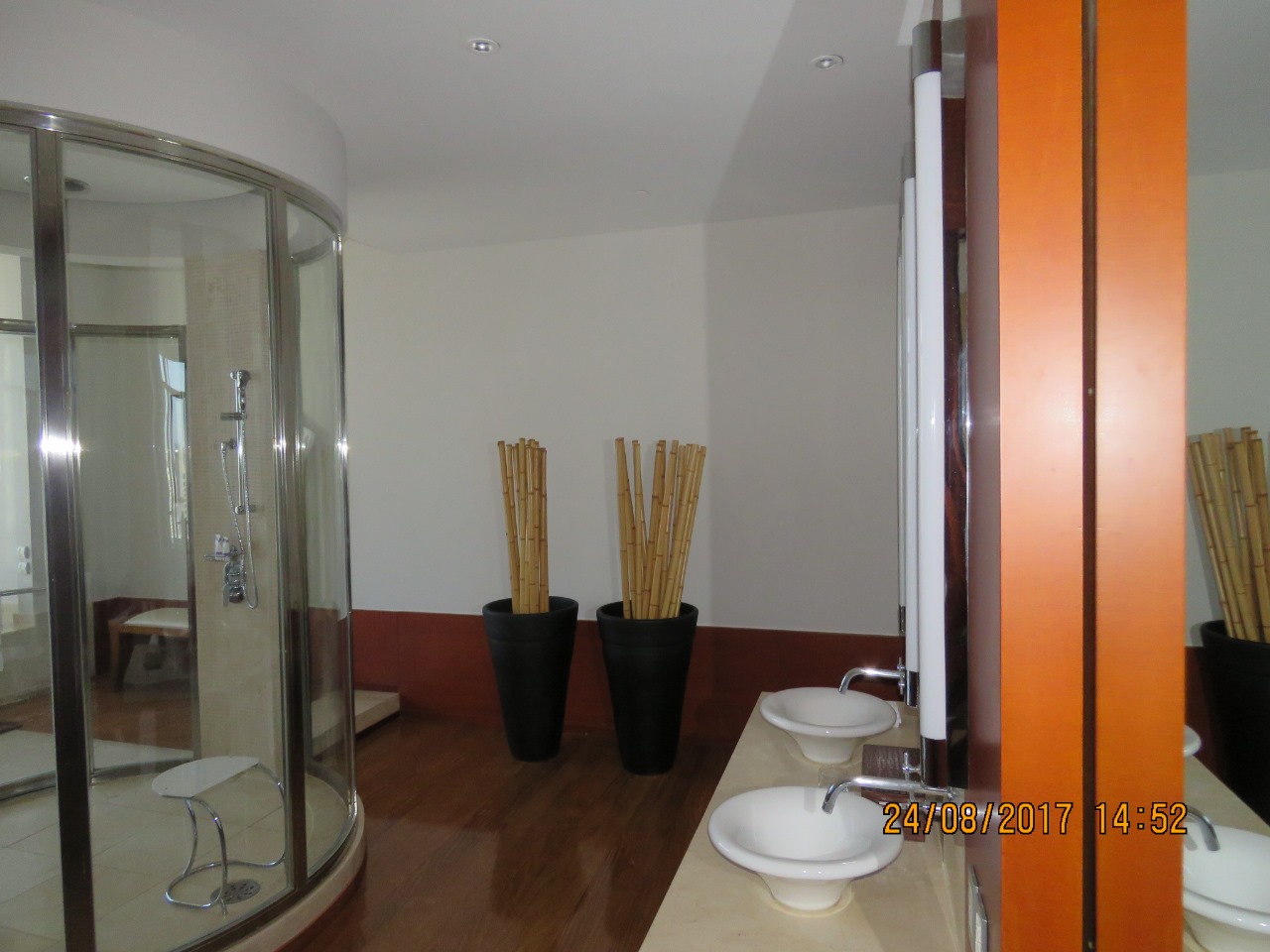 Suite (11)