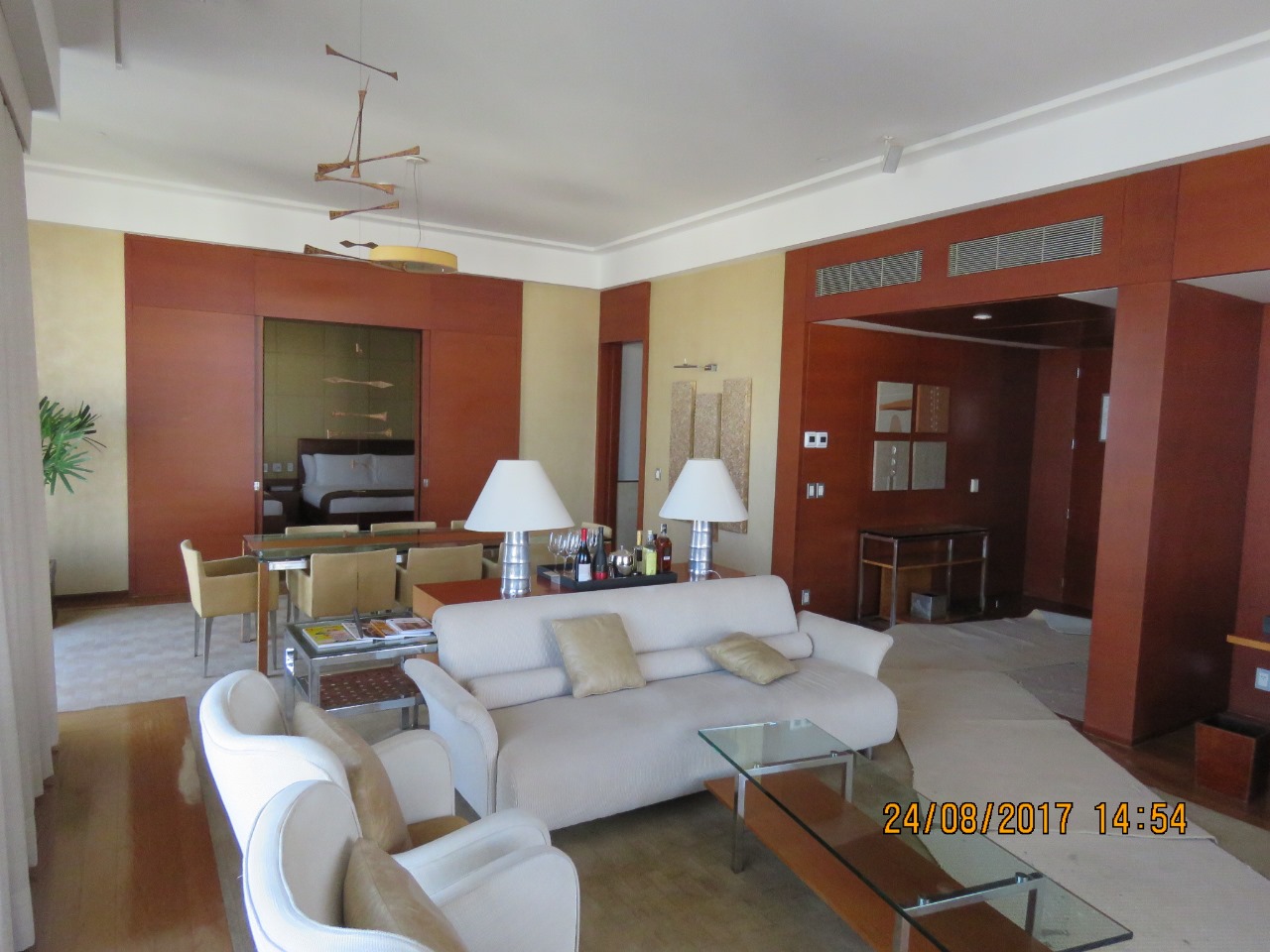 Suite (20)
