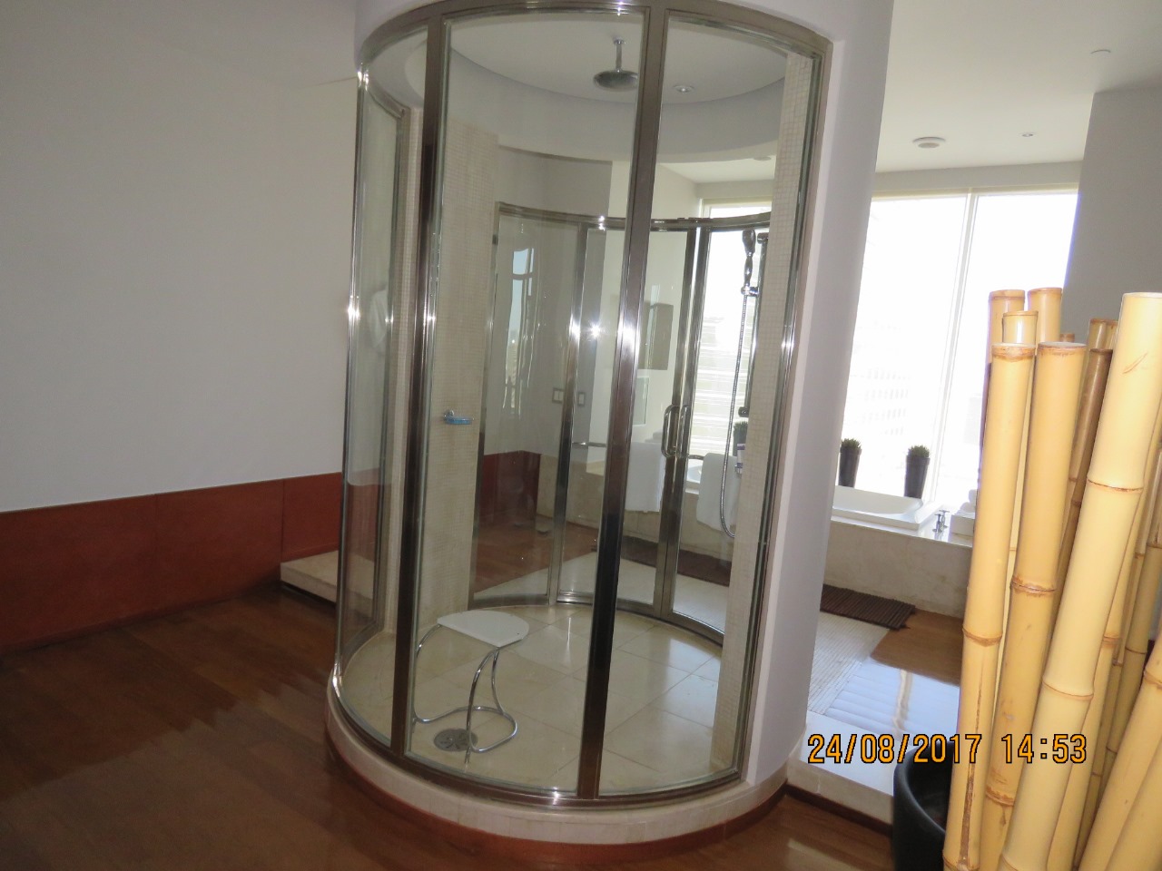 Suite (5)
