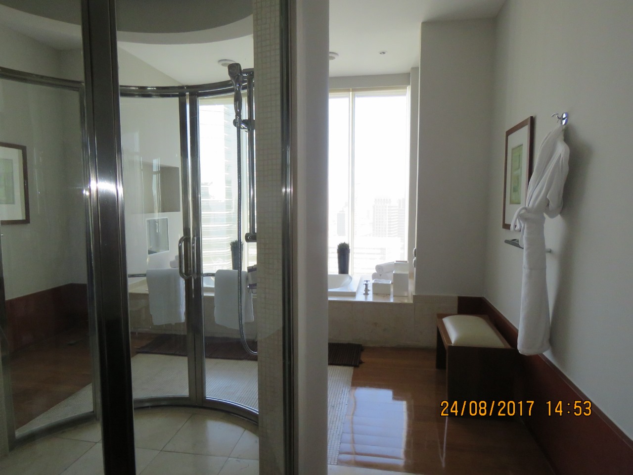 Suite (8)