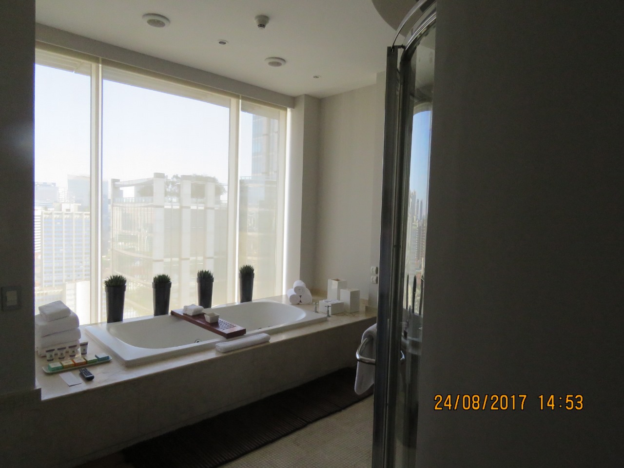 Suite (9)